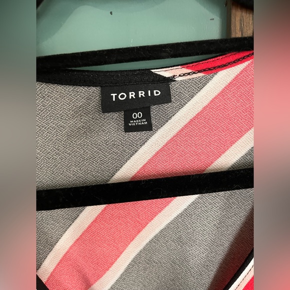 Torrid MIDI faux wrap dress - Picture 2 of 5